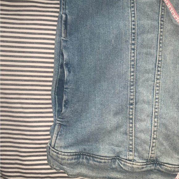 Lucky Brand Tomboy Jean Jacket Distressed Oversized Denim Trucker Size L NWT - Picture 4 of 11